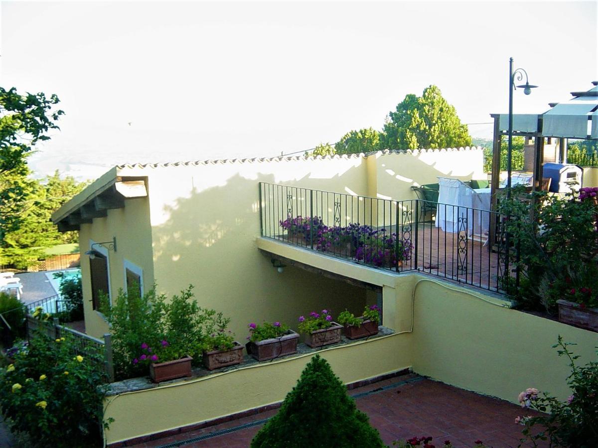 Appartamenti vacanze Borghetto Vetuliae Civico Undici Santa Maria in Valle Esterno foto