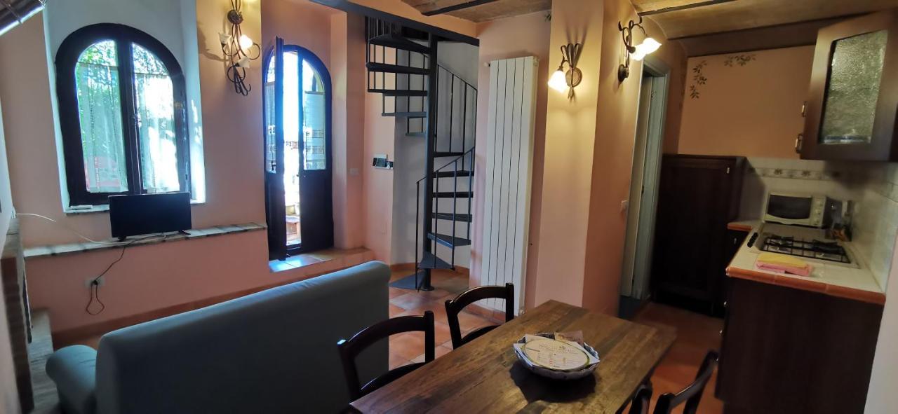 Appartamenti vacanze Borghetto Vetuliae Civico Undici Santa Maria in Valle Esterno foto